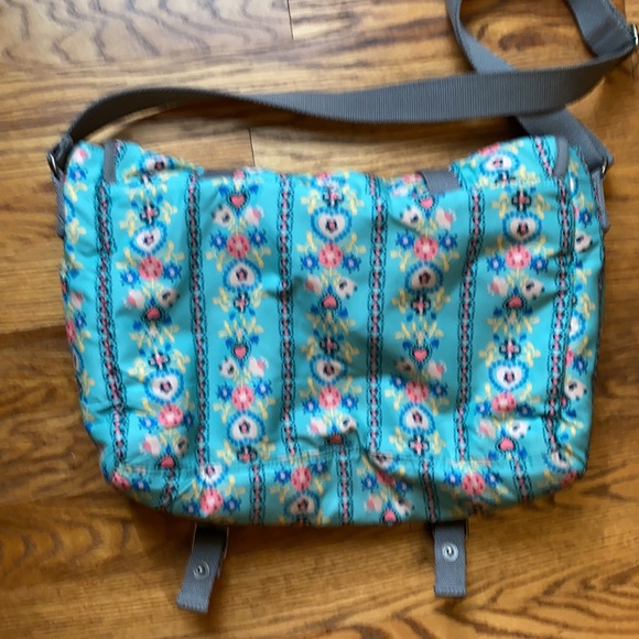 Matila Jane Messenger Bag - Picture 3 of 4